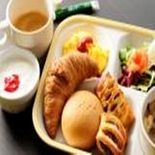 焼きたてパン朝食を無料でご提供