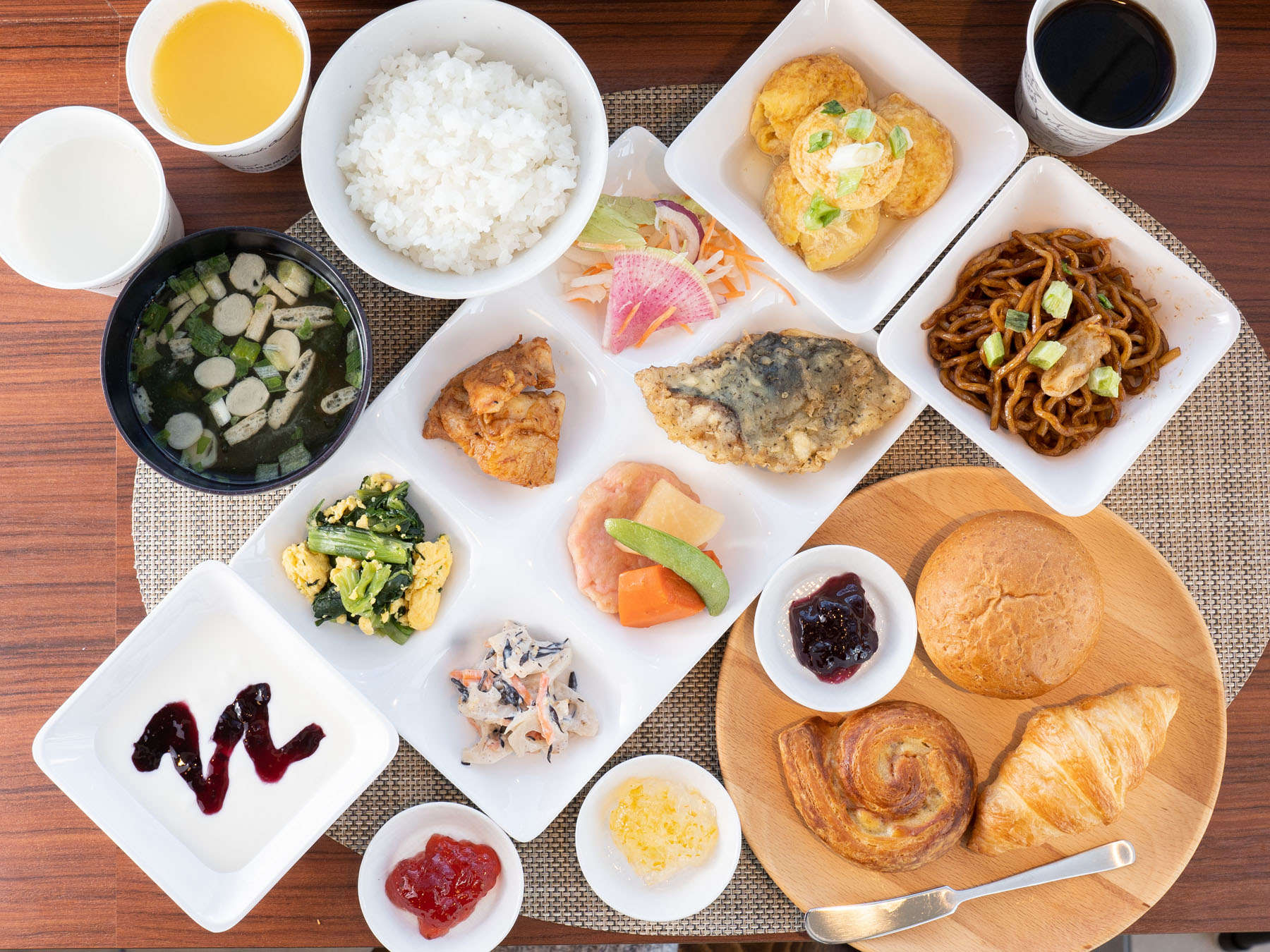 天然温泉 九谷五彩の湯 スーパーホテル石川・能美根上スマートインターの身体がよろこぶ朝食ビュッフェ