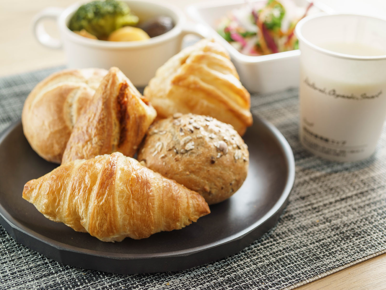 スーパーホテル釧路・黒金の身体がよろこぶ朝食ビュッフェ