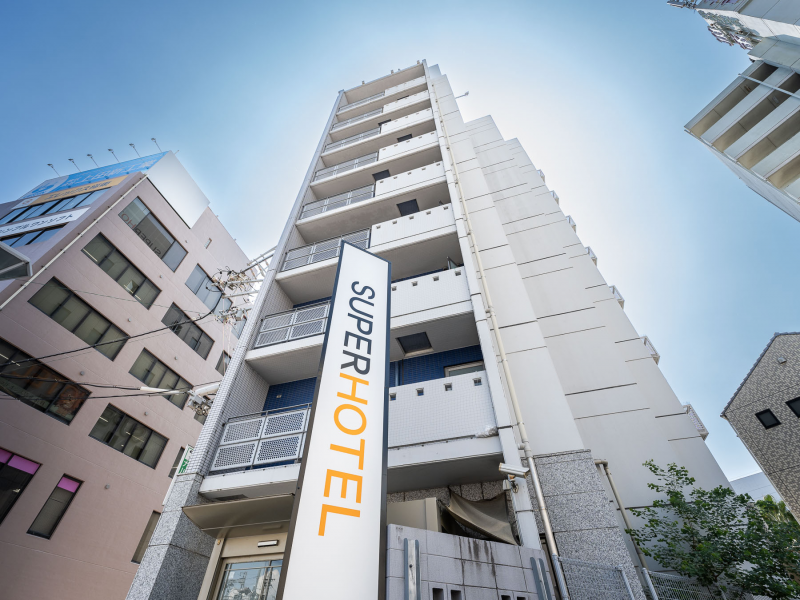 スーパーホテル四日市駅前の四日市東ICから車で22分の好立地、駐車場も完備