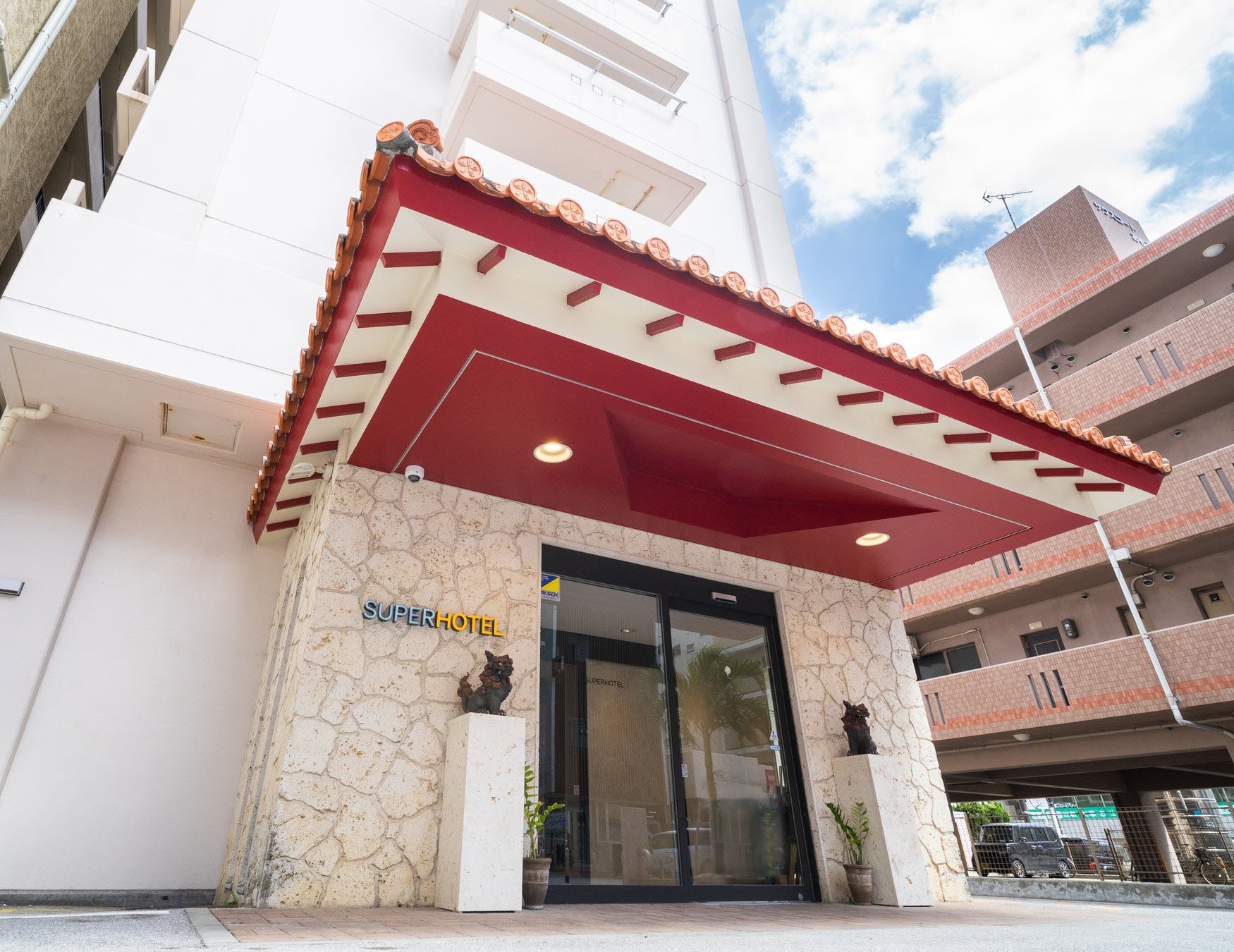 スーパーホテル那覇・新都心のおもろまち駅から徒歩約4分の好立地